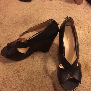 Size 8 1/2 black Nine West wedges